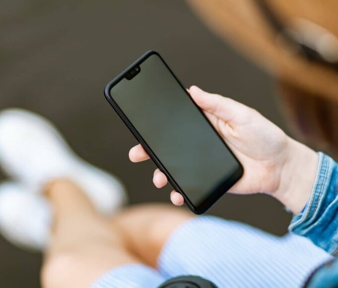 Мобильные платформы как центр цифрового досуга: трансляции, игры и интерактив