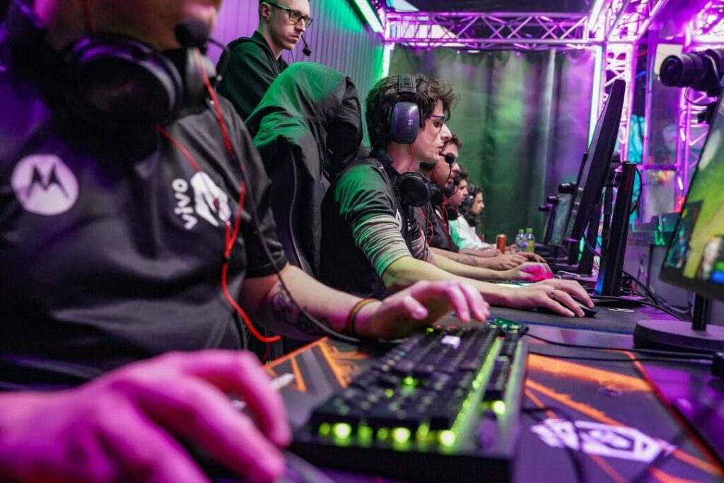 От любителя к профи: как цифровые платформы помогают расти в киберспорте От любителя к профи: как цифровые платформы помогают расти в киберспорте